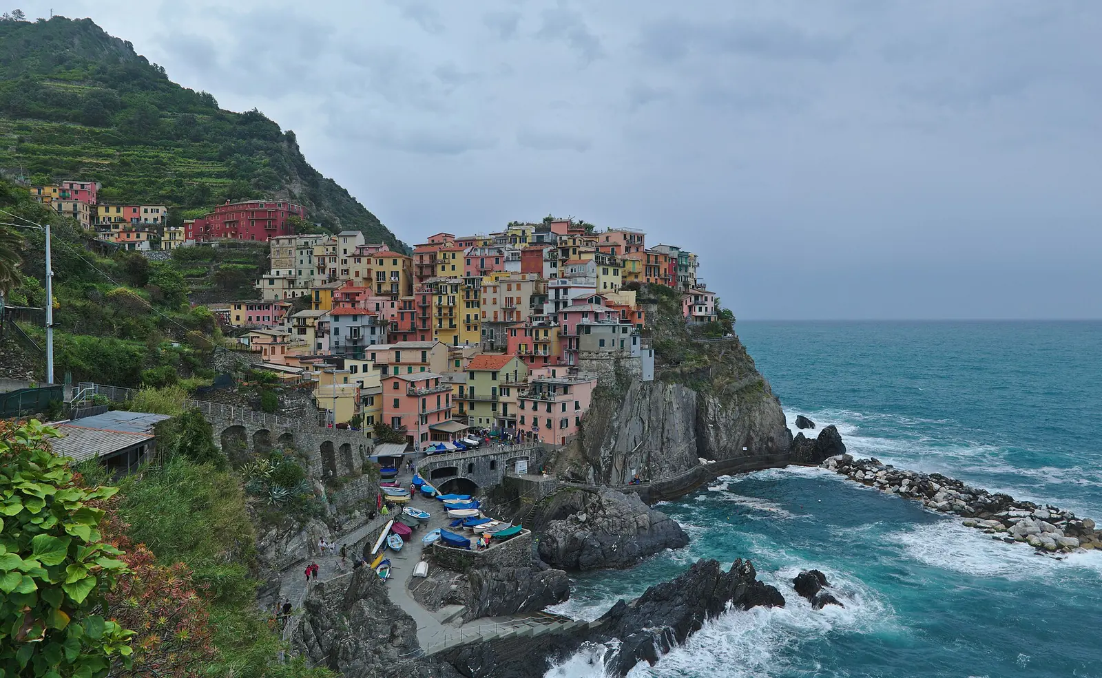 Manarola an der Küste der Cinque Terre